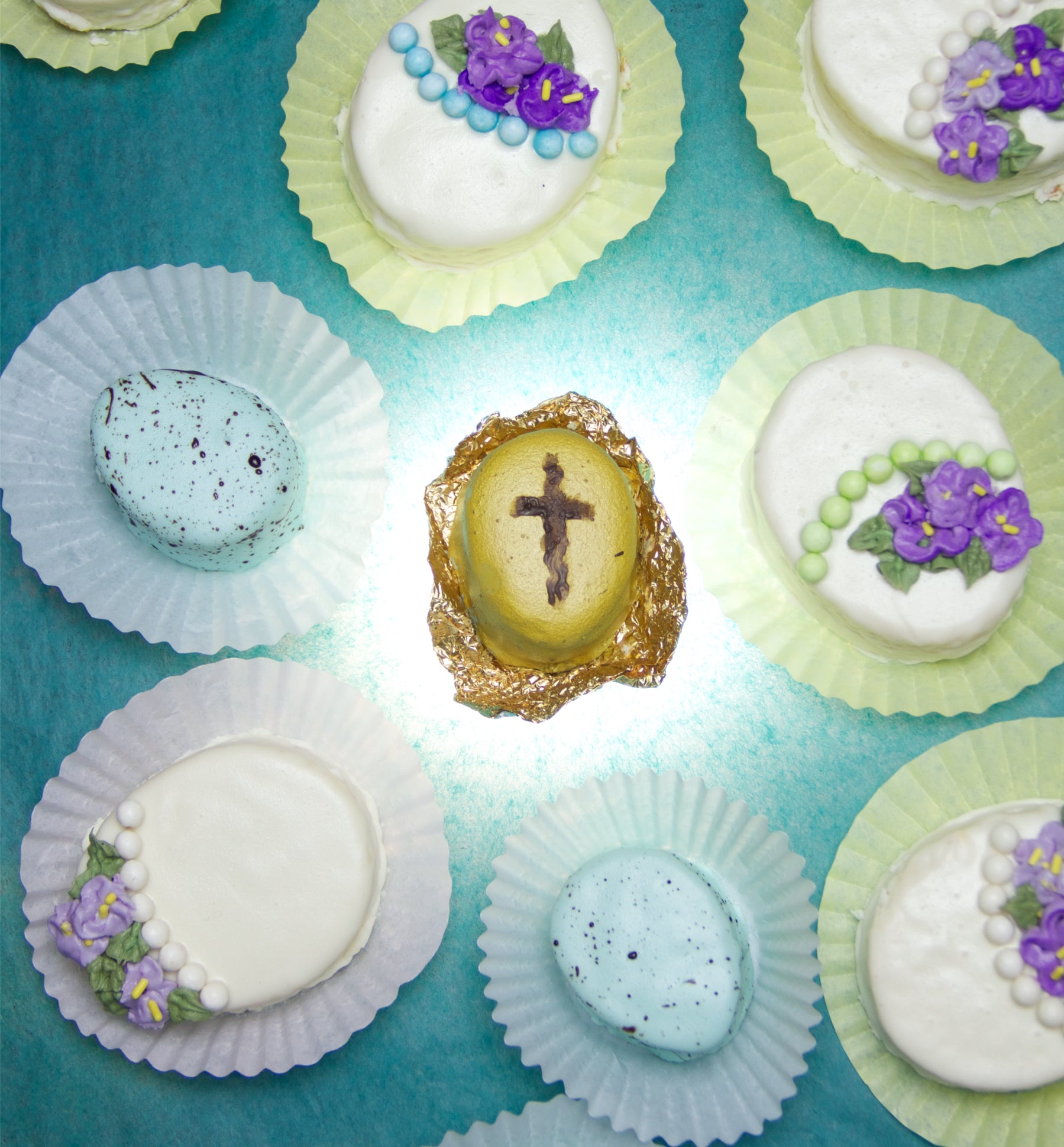 Easter Blessings Cakes with Cross of Jesus