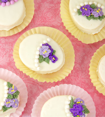 Easy Easter Egg Cakes with Violets
