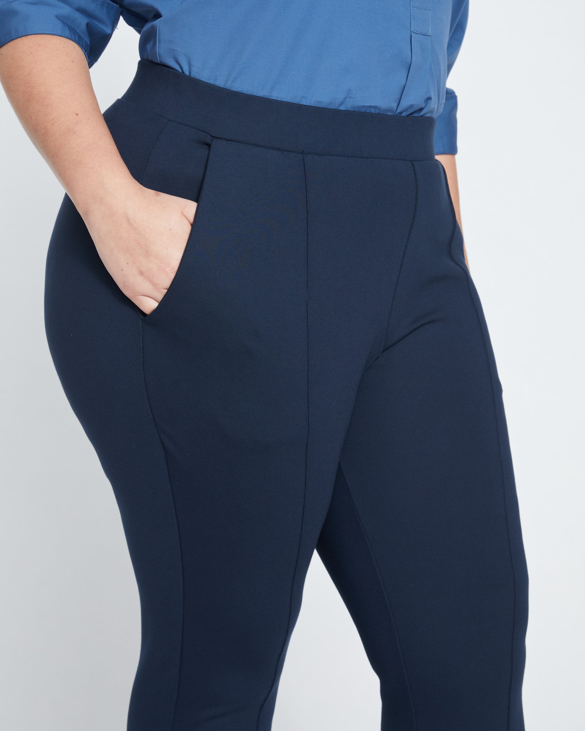 Moro Pintuck Pocket Ponte Pants - Navy