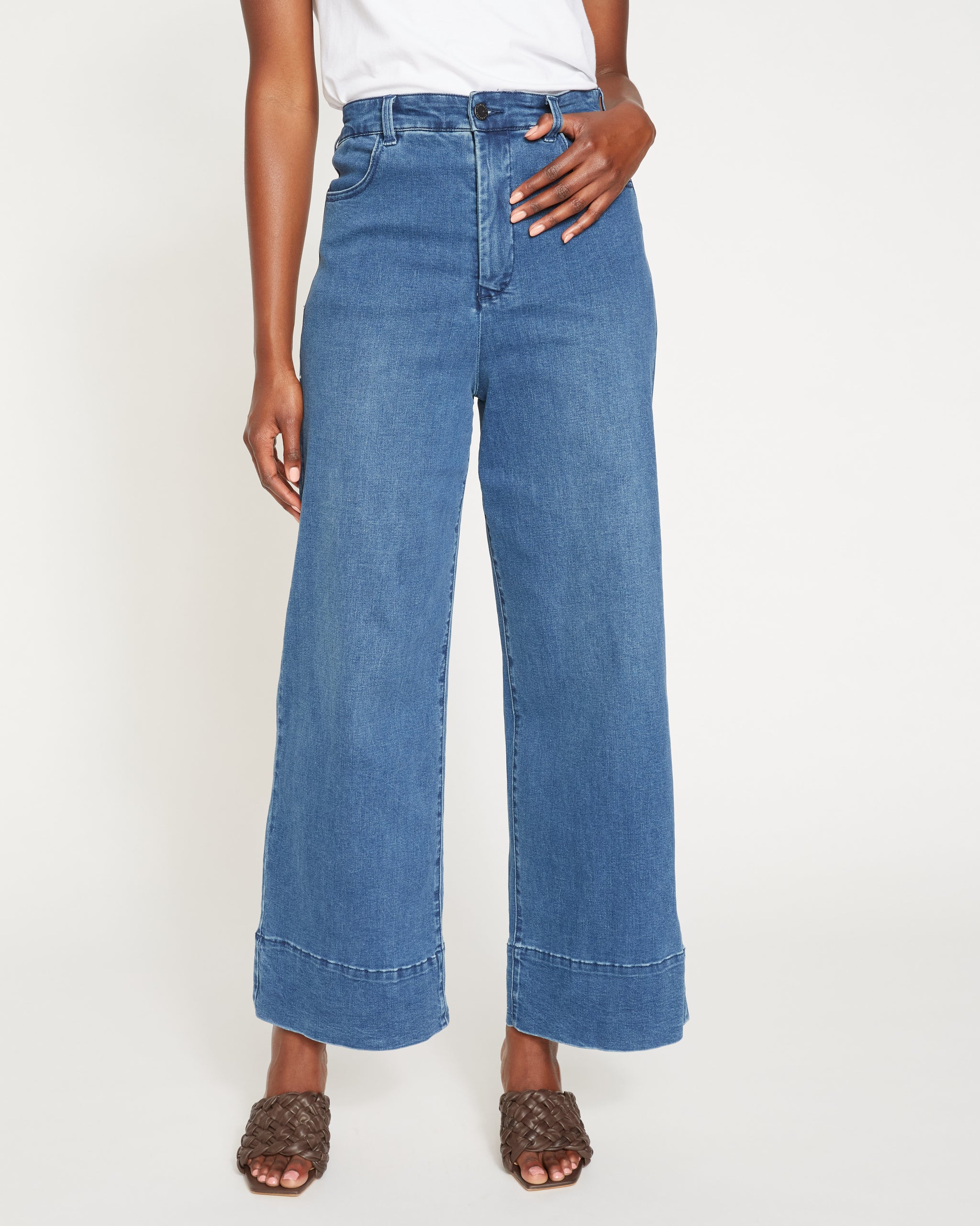 Brand New CarMar Women Jeans Blue High Rise Wide Leg Lindsay Variation of Sizes