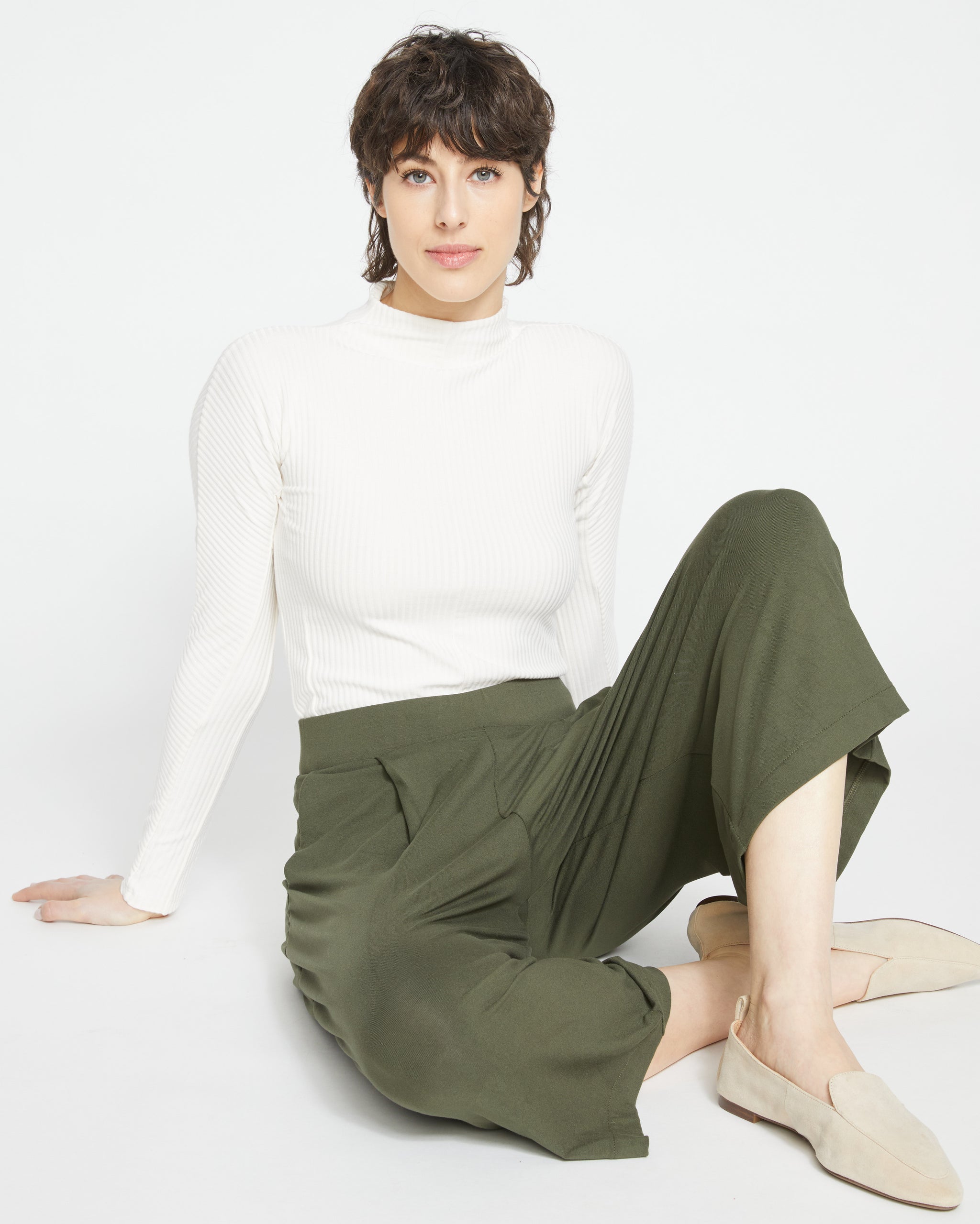 VISCOSE KNIT TROUSERS IN OLIVE