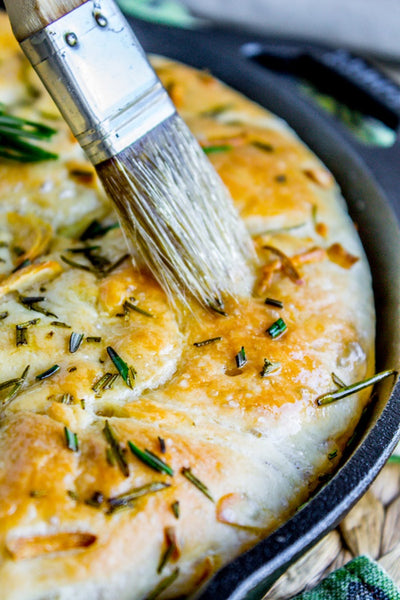 Garlic and Rosemary Skillet Bread 