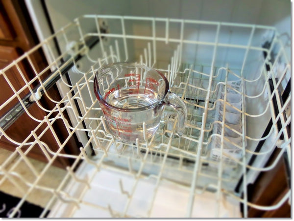 clean dishwasher with vinegar