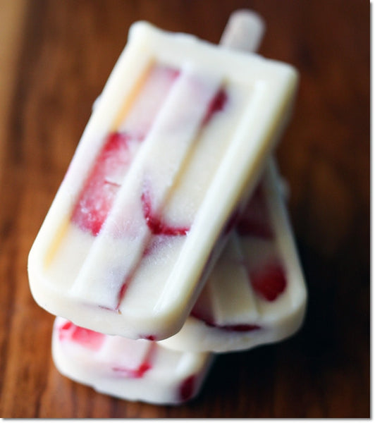 Strawberry Cheesecake Pudding Pops