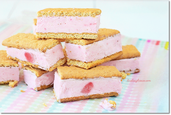 Strawberry Banana Frozen Yogurt Bars