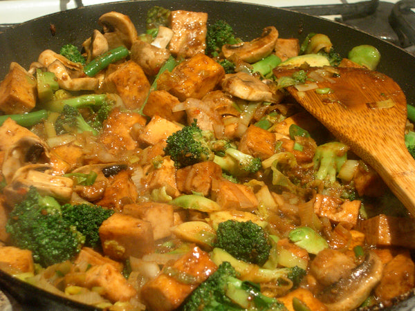 Tofu with Sweet Chili Sauce and Broccoli by Flickr