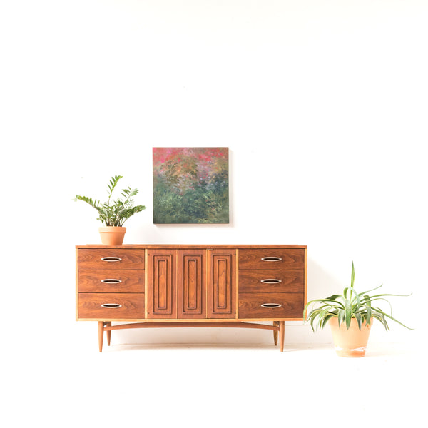 Broyhill Sculptra Dresser Atomic Furnishing Design