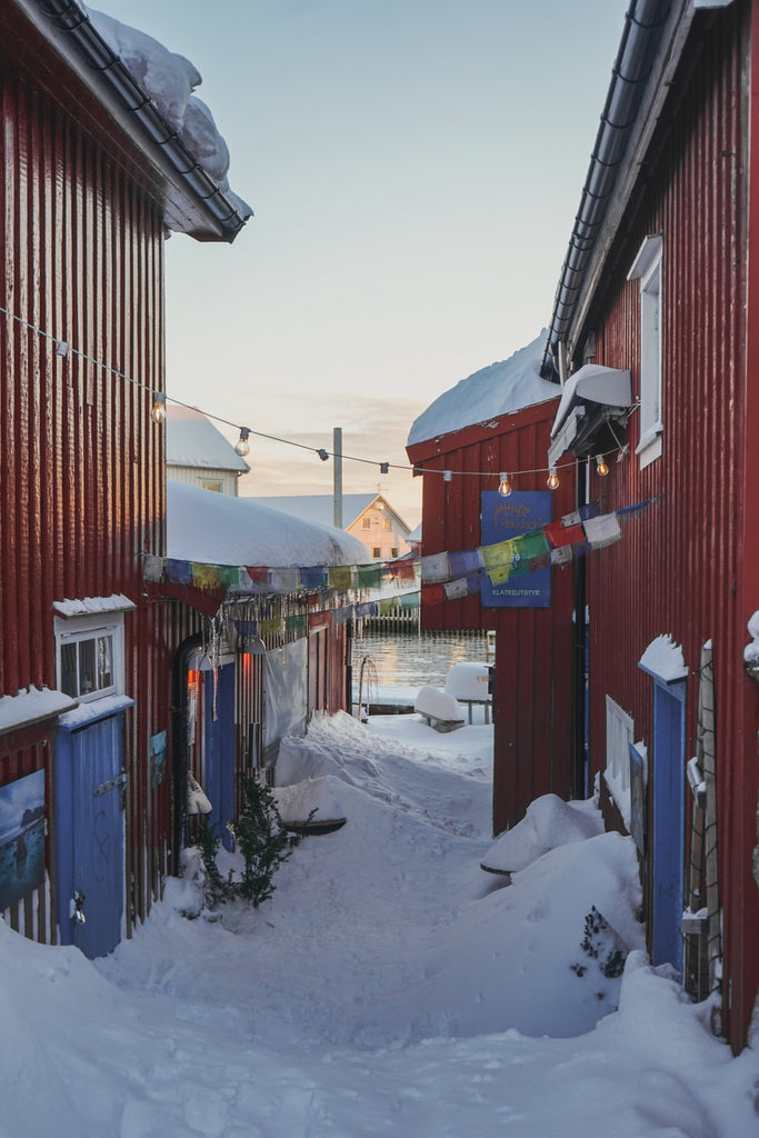 between buildings in henningsvaer