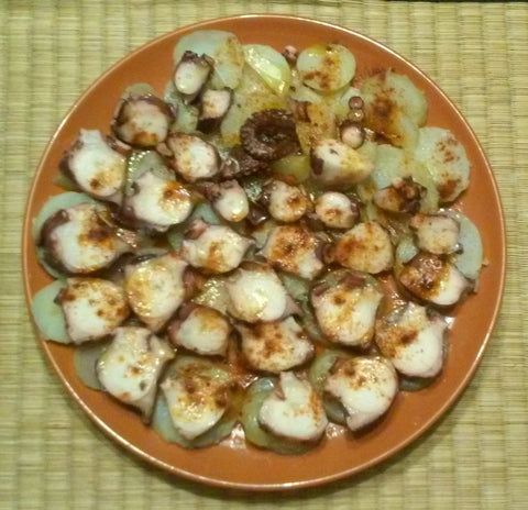Octopus with potatoes - Pulpo a Feira