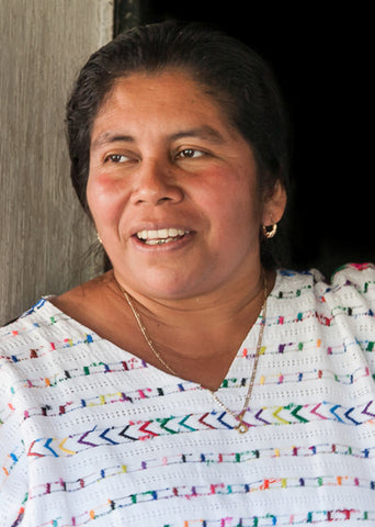 Weaver Gilberta Gonzalez of Mayan Hands