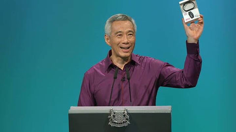PM lee hsien loong holding onto omniband by oaxis