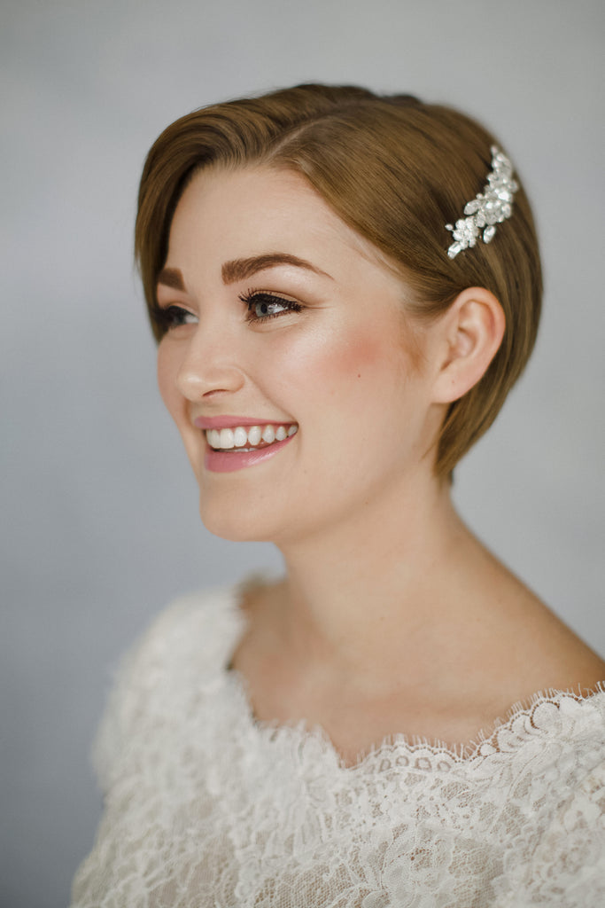 wedding hair accessories for short hairimage