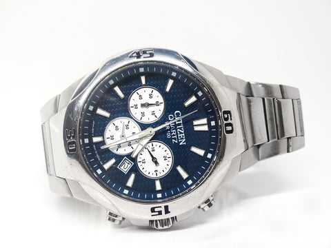 Quartz watch with chronograph complication