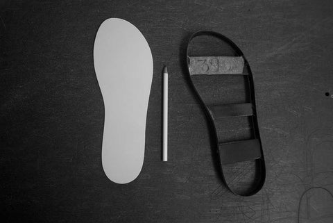erato-sandals-drawing-the-design