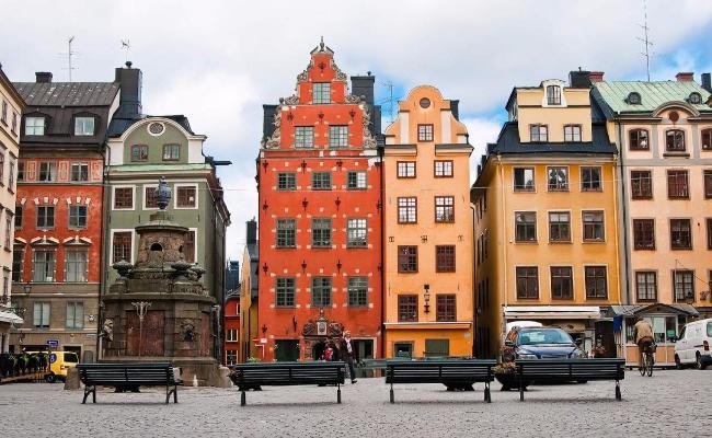 Gamla stan (Stockhol), the golden city during autumn 