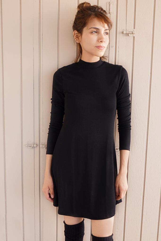 black long sleeve flowy dress