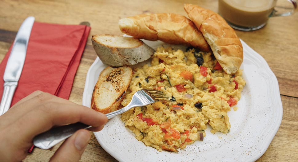 Vegan scrambled eggs recipe