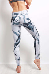 Alo Yoga Airbrush Legging Black/White Modernist image 3 - The Sports Edit