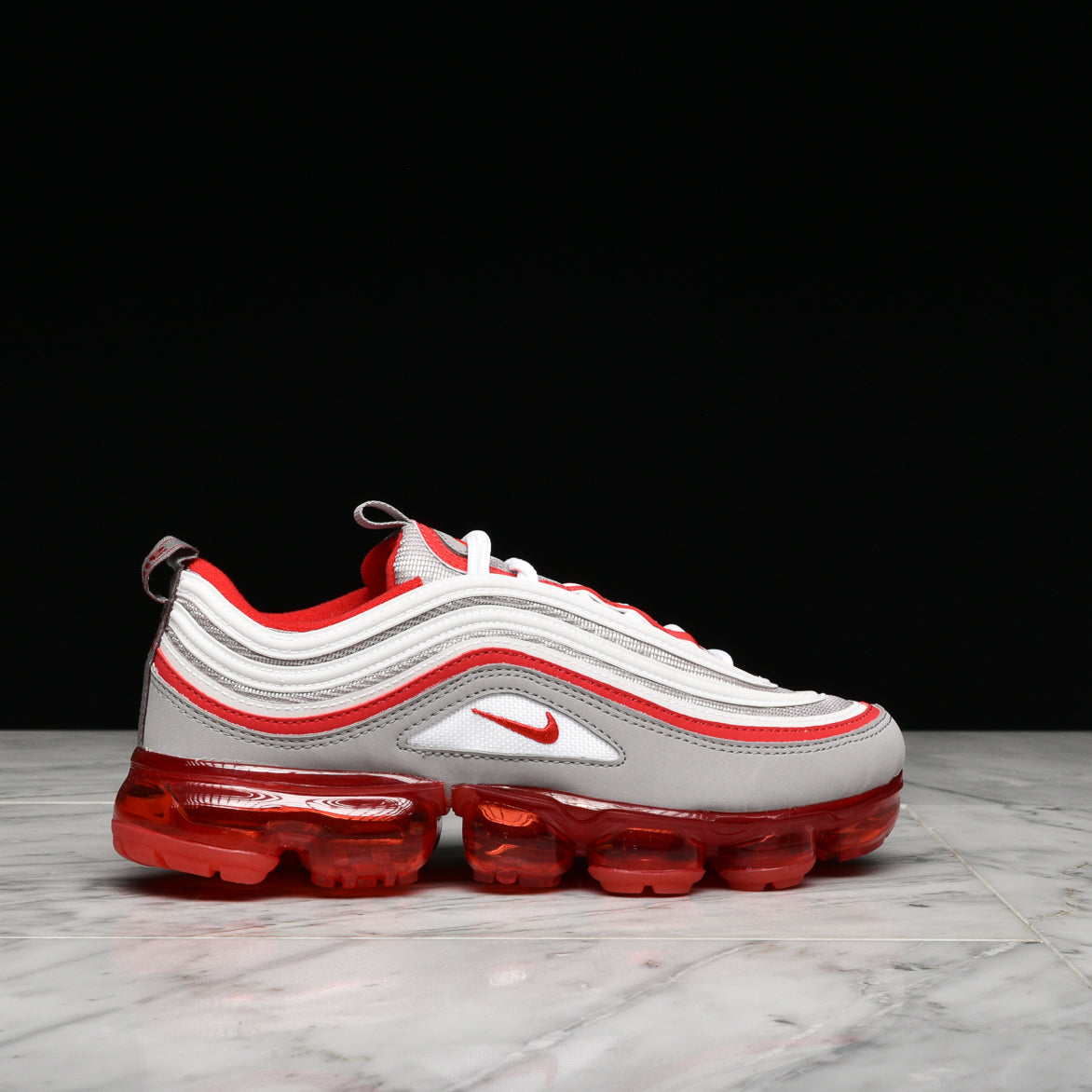 all red vapormax 97