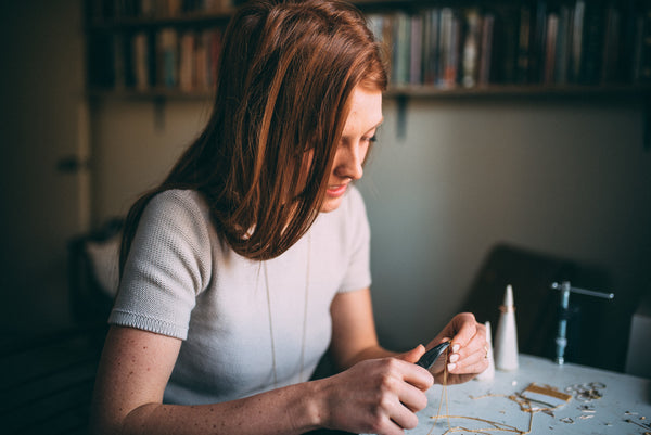 Rachel Calhoun making jewelry