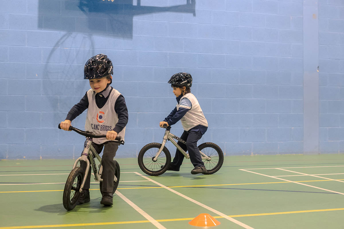 Balance bike slow race