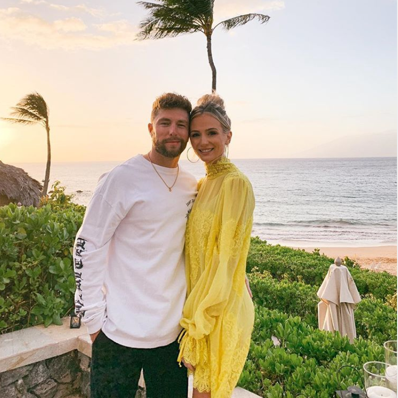 lauren bushnell HAH hot as hell we are hah wearing yellow dress lace date boyfriend bachelor chris lane queen 4 a day sunshine Maui Beach