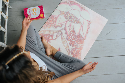 ohmat, hot custom printed yoga mat , debbie jongejan, holistik, karlijn visser, evelyn van hasselt, yogamat