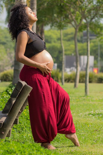 Glowing in Thai harem pants. Photo credit @RatiButr