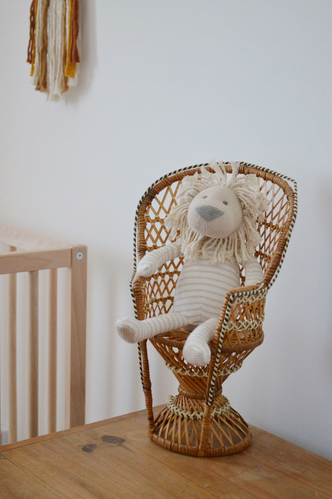 Mini rattan peacock chair with toy lion