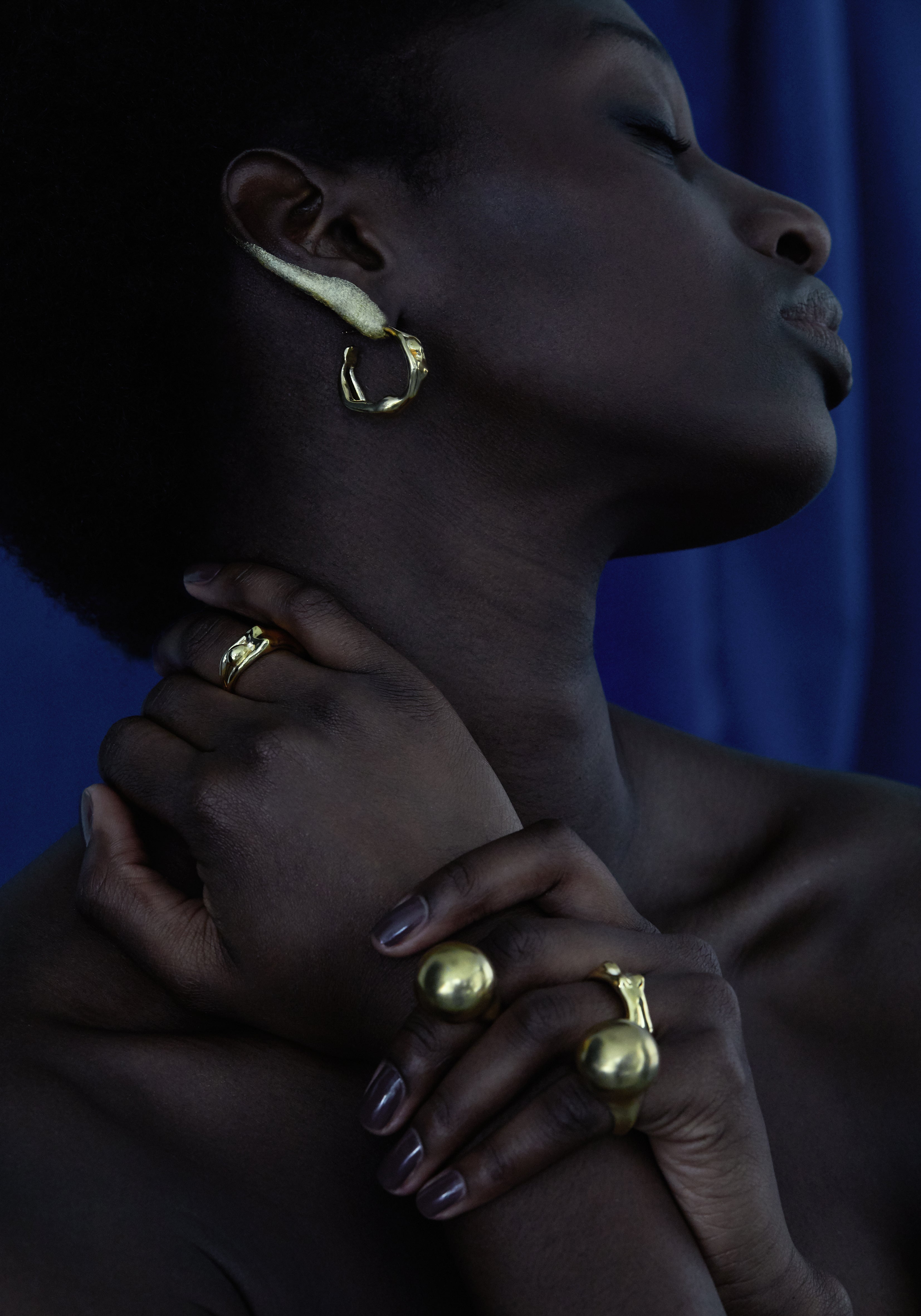 VIKA jewels ethical sustainable jewellery recycled sterling silver jewelry photographed by katia wil berlin