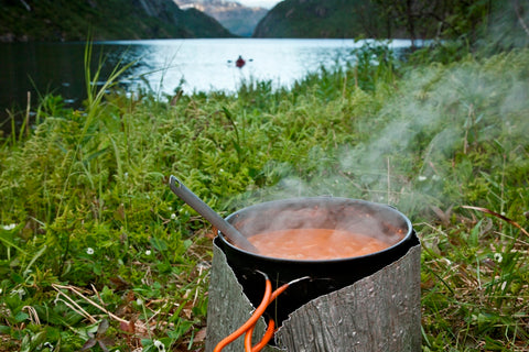 Almond jalfrezi one pot meal - just add hot water and wait