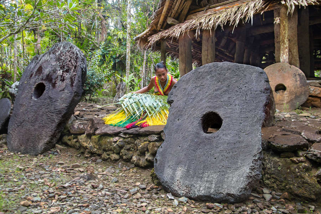 Stone Money Woman Weaving Yap Micronesia Copyright David Fleetham Ikelite