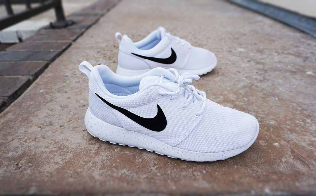 roshe run all white black tick