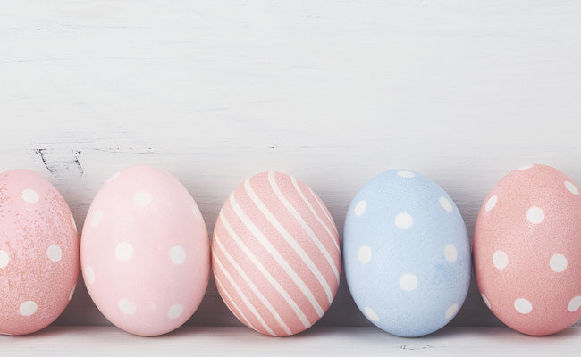 ways to reveal your baby's gender, gender reveal ideas, smashing eggs