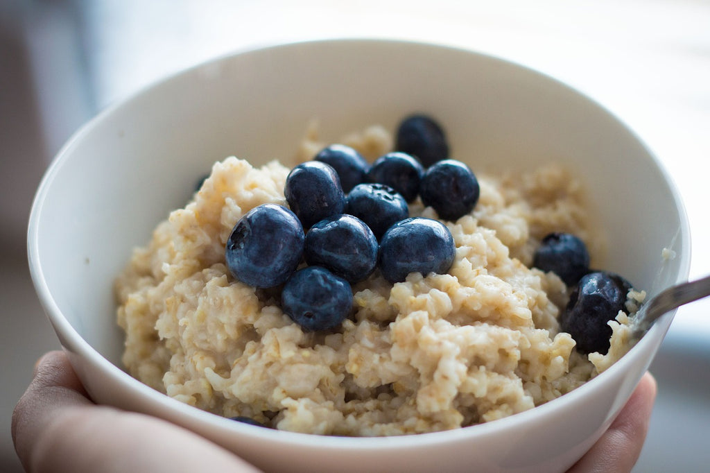 Bowl of oats with bluberries