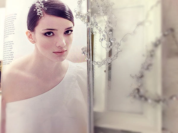 Herworld Brides (Issue: Aug09) : Featuring Gioielli's Style #0415 Bridal Hair Accessory