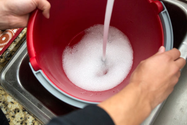 how to clean your snapback hat step 1