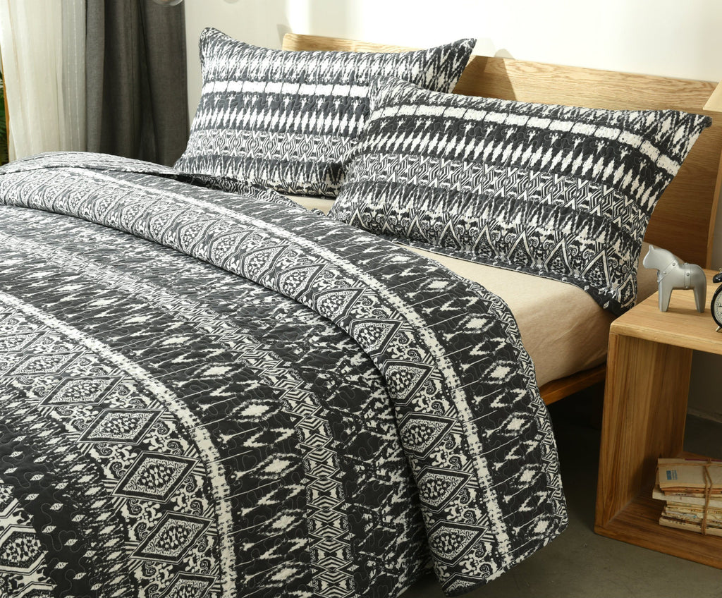Dada Bedding Aztec Geometric Stripes Quilted Coverlet Bedspread