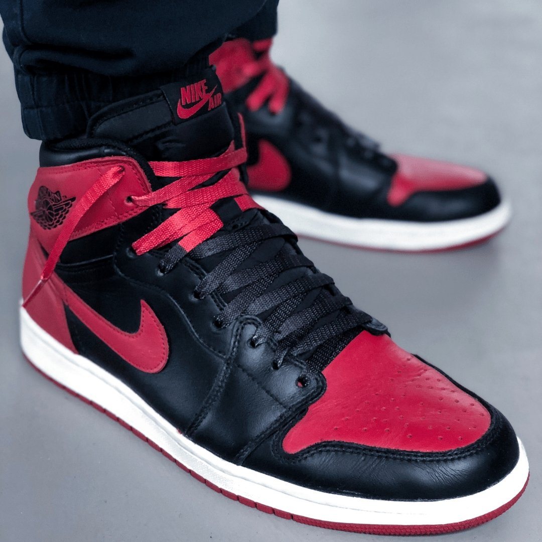 jordan 1 black toe red laces