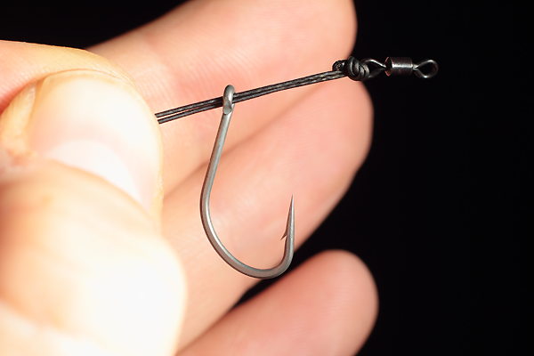 Pass your multi loop through the eye of the chod hook so that it exits at the back