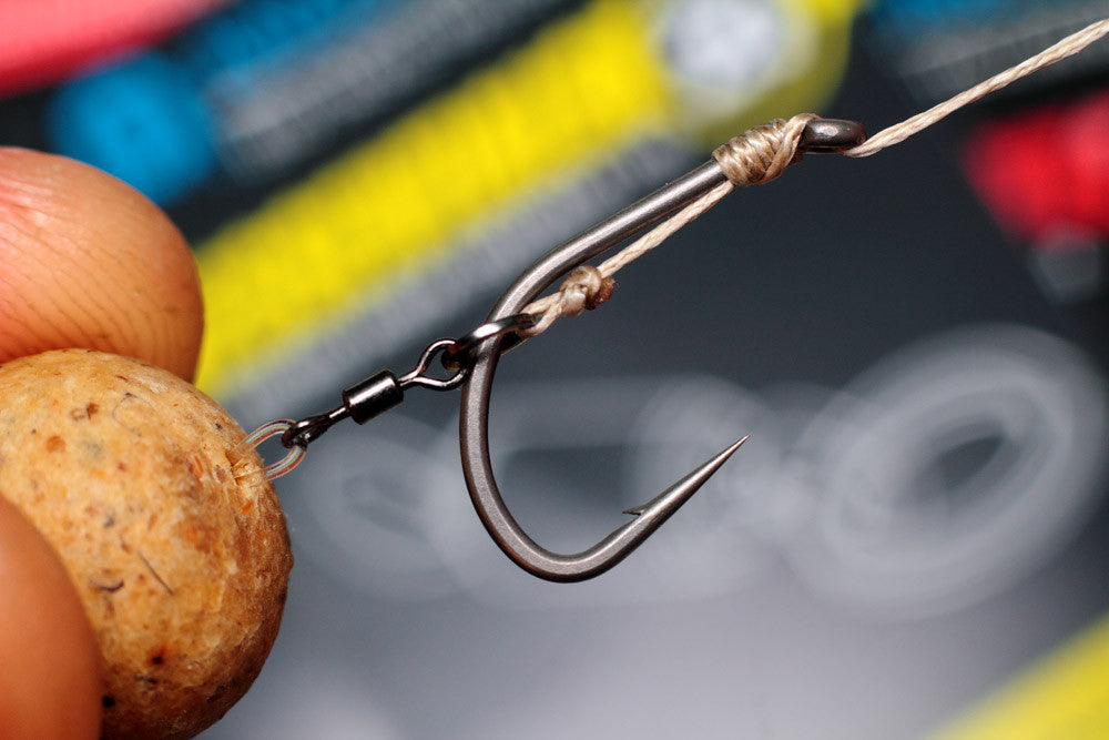 How to tie a Combi rig: attach your bait to the micro hook ring swivel with a doubled over length of flurocarbon