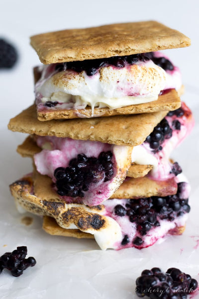 white chocolate blackberry smores at 40aprons.com