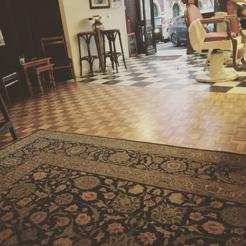 Vintage Teppich im Büro oder Geschäftslokal