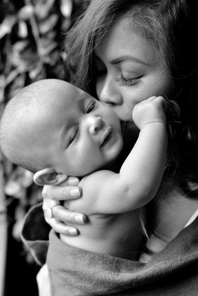 7 Tips for Better Mother & Baby Bonding - Wholesome Linen Blog