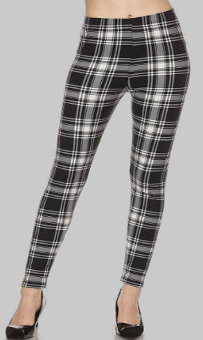 black and white checkered leggings outfit