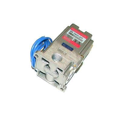NEW NIHON SEIKI BN-7M31-8 SOLENOID VALVE 100 VAC 1/4 NPT