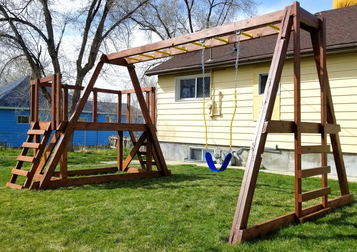 playground set with monkey bars