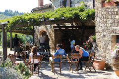 Alfresco dining at Podere Erica