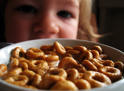 No uses tazones grandes para tu cereal