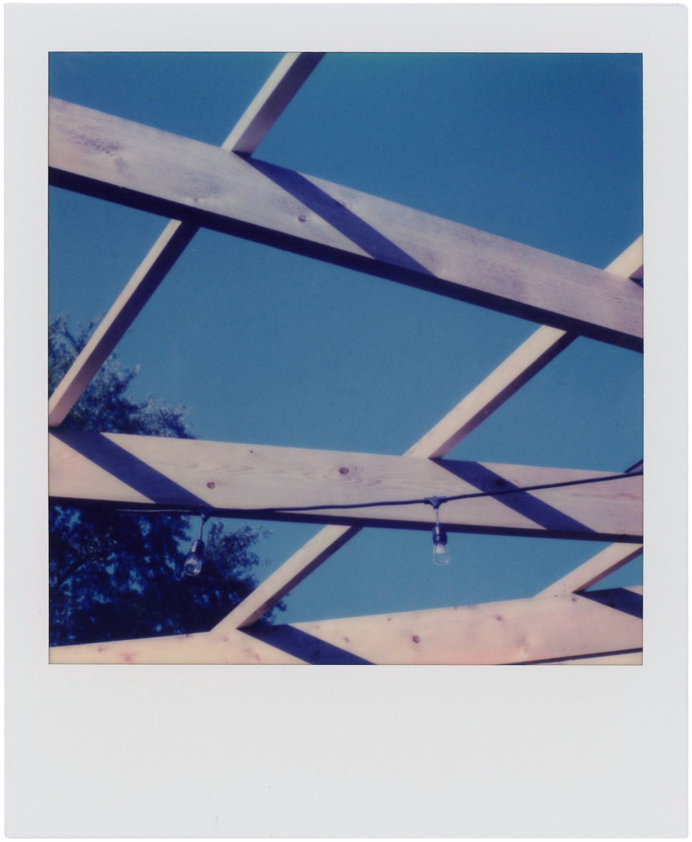 Polaroid with no blue lightning